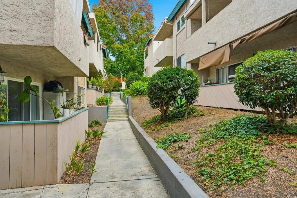 3435 Capalina Drive 10, San Marcos, California 92069 home-pic-25