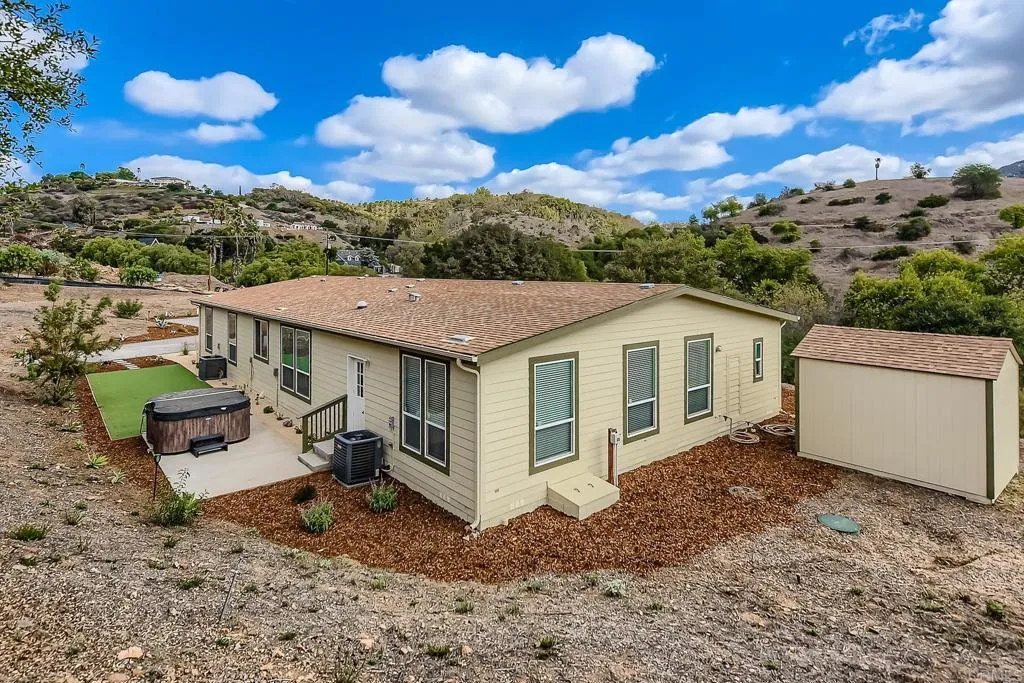 28720 N Twin Oaks Valley Road, Bonsall, California 92003 home-pic-7