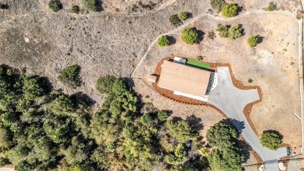 28720 N Twin Oaks Valley Road, Bonsall, California 92003 home-pic-64