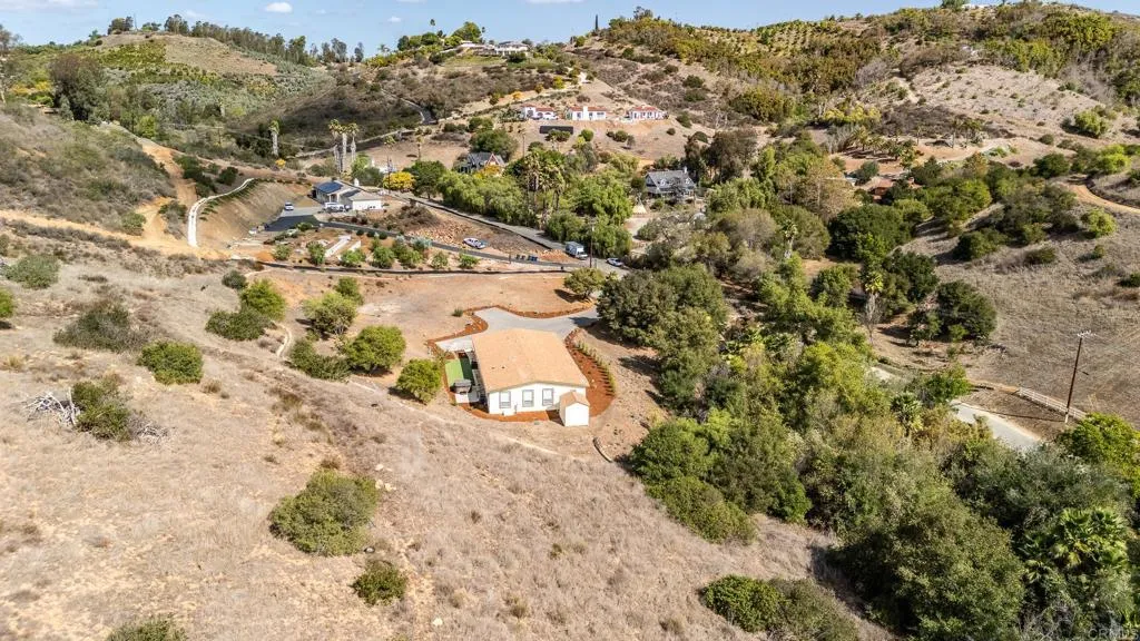28720 N Twin Oaks Valley Road, Bonsall, California 92003 home-pic-62