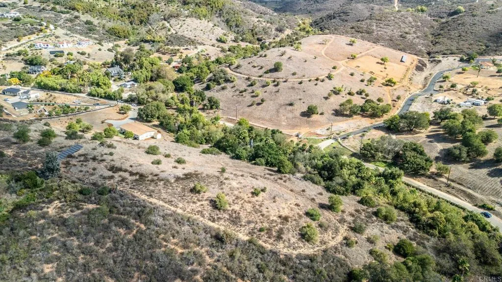 28720 N Twin Oaks Valley Road, Bonsall, California 92003 home-pic-52