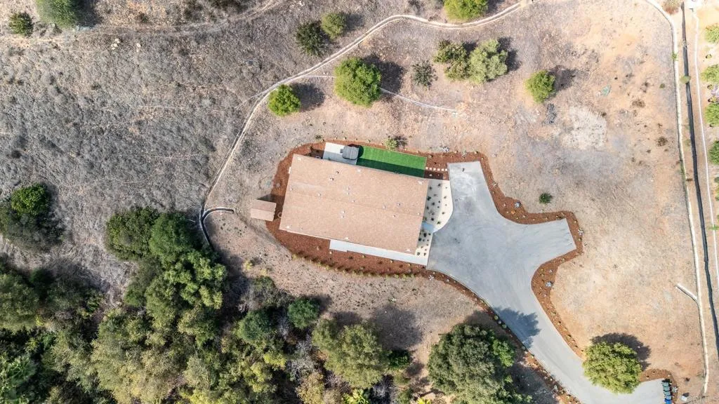 28720 N Twin Oaks Valley Road, Bonsall, California 92003 home-pic-61