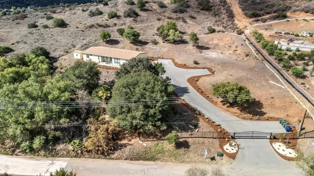 28720 N Twin Oaks Valley Road, Bonsall, California 92003 home-pic-46