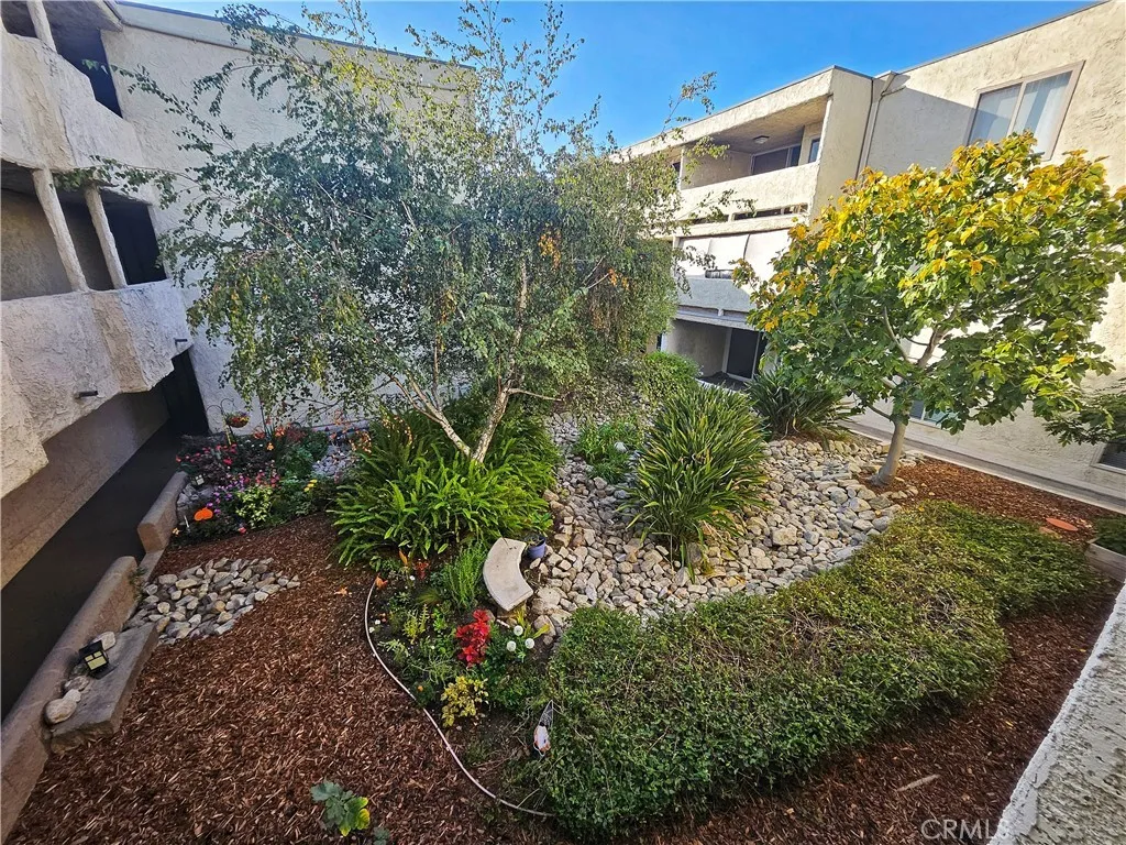 65 N Allen, Pasadena, California 91106 home-pic-18
