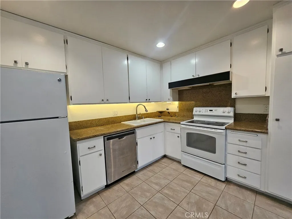 65 N Allen, Pasadena, California 91106 home-pic-6