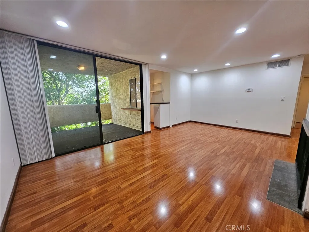 65 N Allen, Pasadena, California 91106 home-pic-3