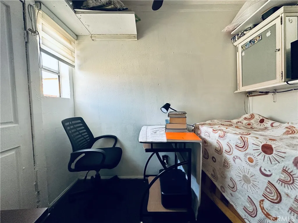 943 W 65th, Los Angeles, California 90044 home-pic-21