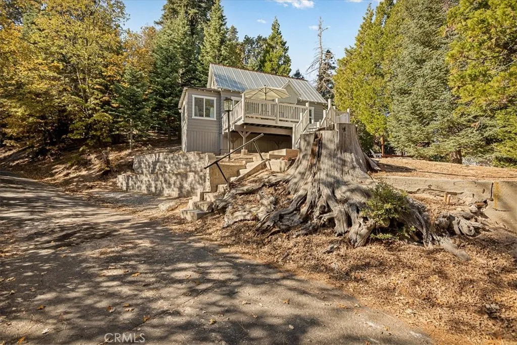 25660 Lo Lane, Twin Peaks, California 92391 home-pic-4