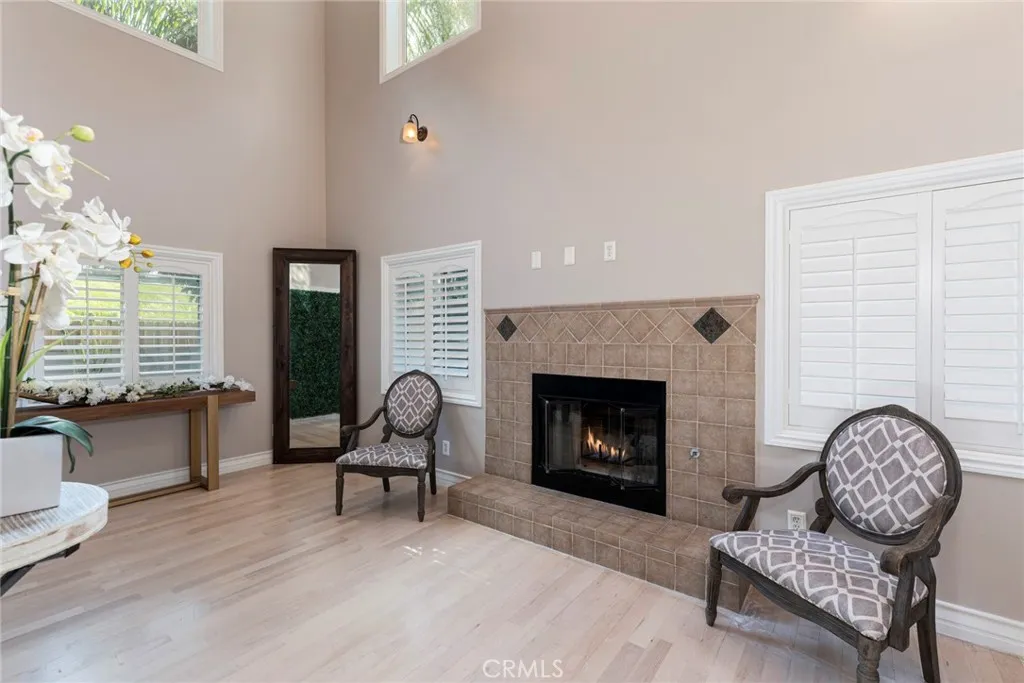 12102 S La Cienega Boulevard, Hawthorne, California 90250 home-pic-3