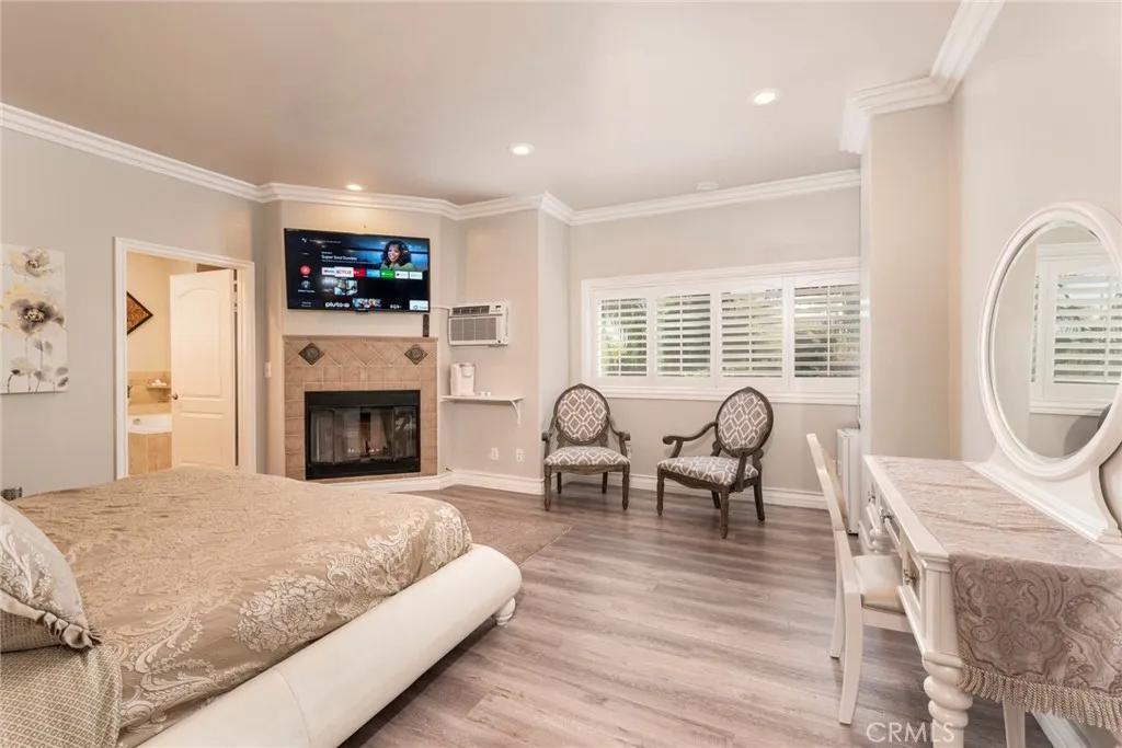 12102 S La Cienega Boulevard, Hawthorne, California 90250 home-pic-17