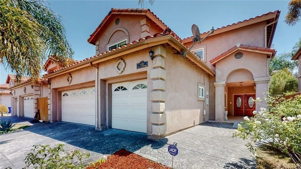 12102 S La Cienega Boulevard, Hawthorne, California 90250 home-pic-0