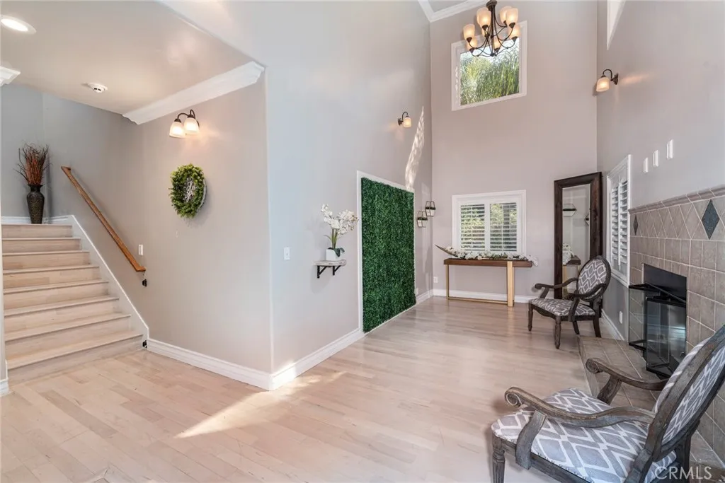 12102 S La Cienega Boulevard, Hawthorne, California 90250 home-pic-2