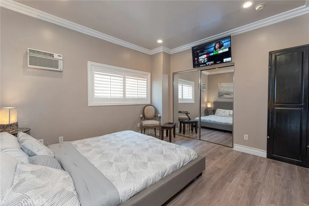 12102 S La Cienega Boulevard, Hawthorne, California 90250 home-pic-13