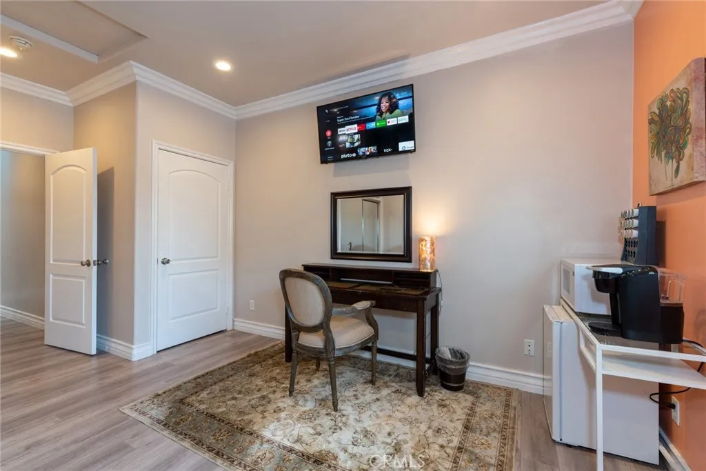 12102 S La Cienega Boulevard, Hawthorne, California 90250 home-pic-25