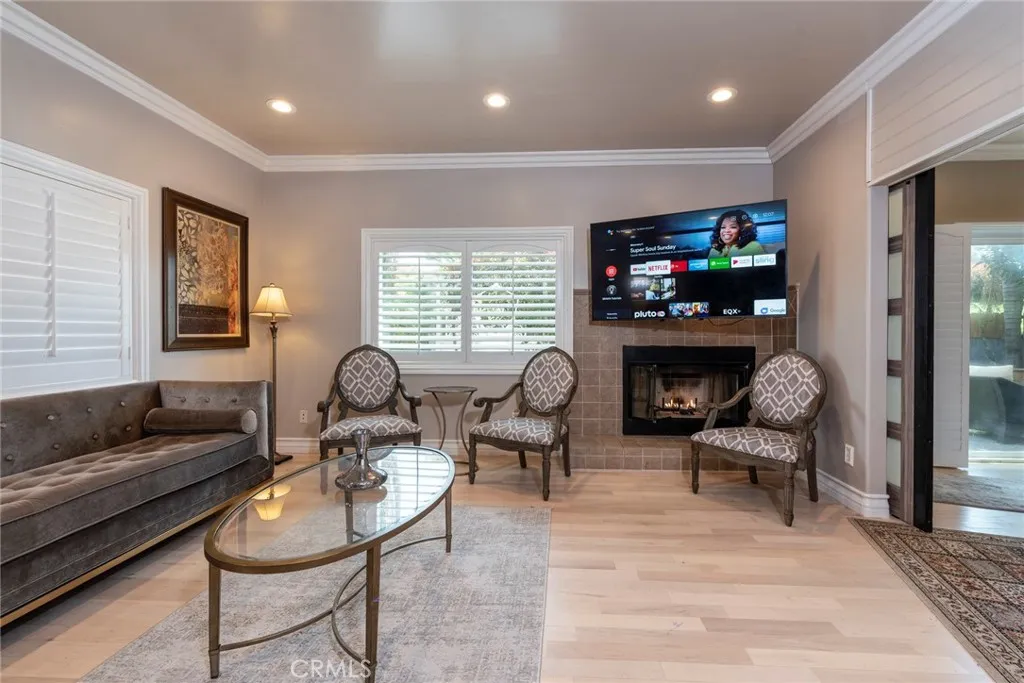 12102 S La Cienega Boulevard, Hawthorne, California 90250 home-pic-6