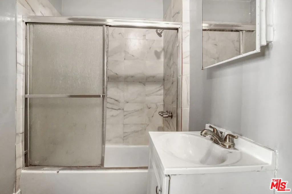 306 N Bixel Street, Los Angeles, California 90026 home-pic-12