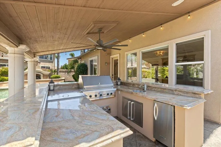 Outdoor Kitchen