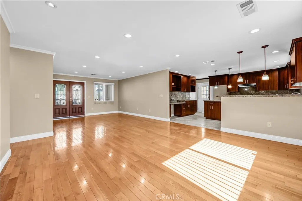 6654 Bellaire, North Hollywood, California 91606 home-pic-5