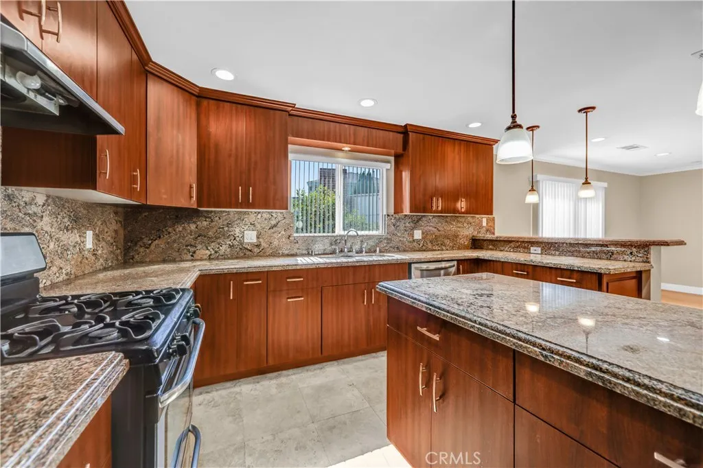 6654 Bellaire, North Hollywood, California 91606 home-pic-12