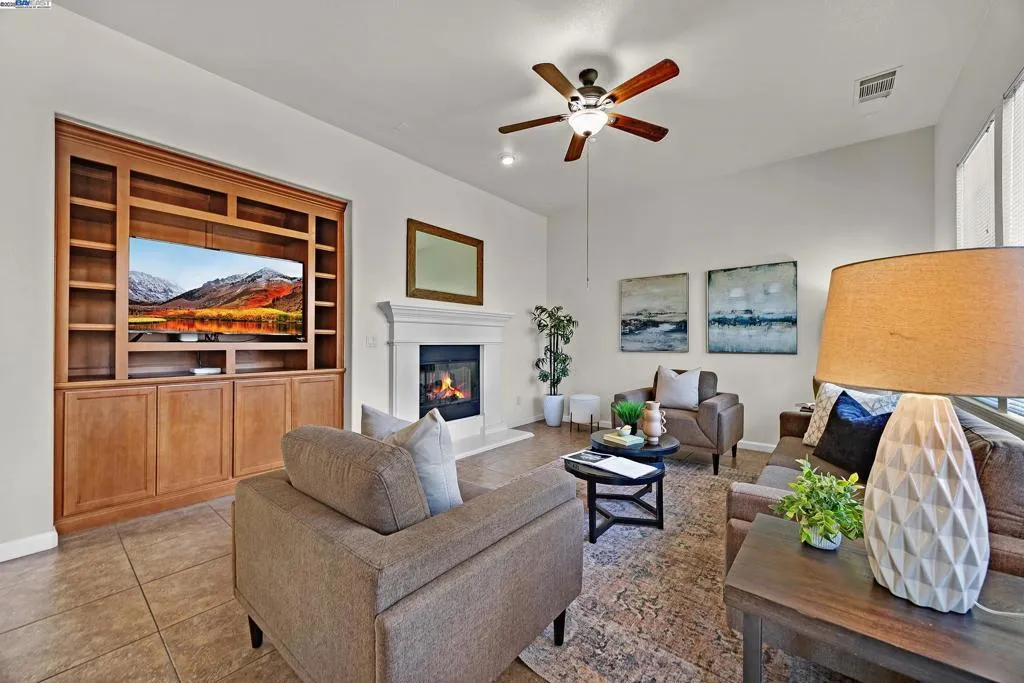 655 Ray St, Brentwood, California 94513 home-pic-14