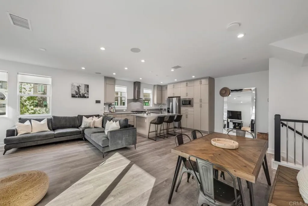 2875 Avella Circle, San Diego, California 92108 home-pic-4