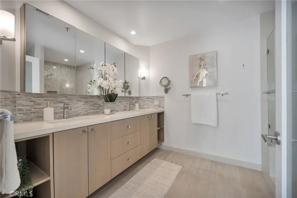 245 Main Street 208, Venice, California 90291 home-pic-31