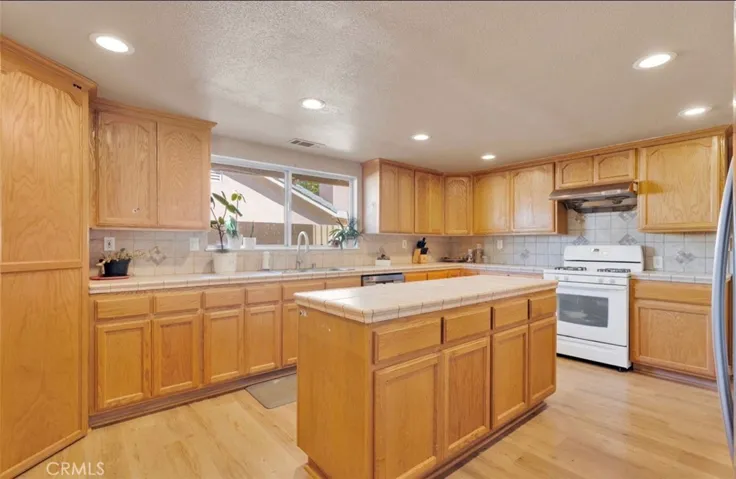 18199 Kalin Ranch, Victorville, California 92395