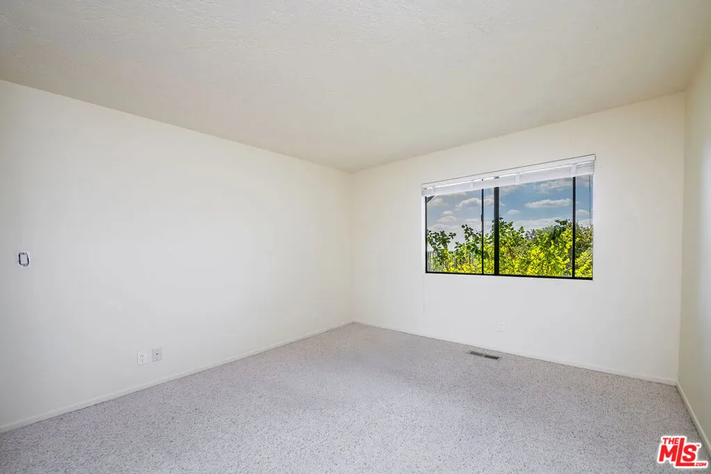 1382 Edgehill Place, Pasadena, California 91103 home-pic-19