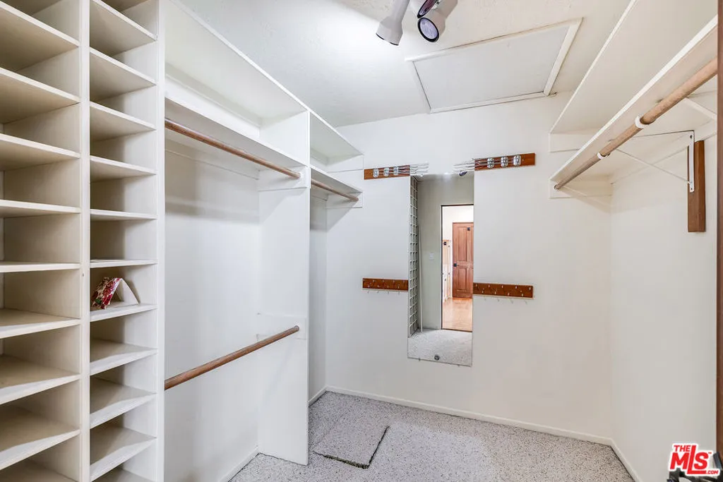 1382 Edgehill Place, Pasadena, California 91103 home-pic-35