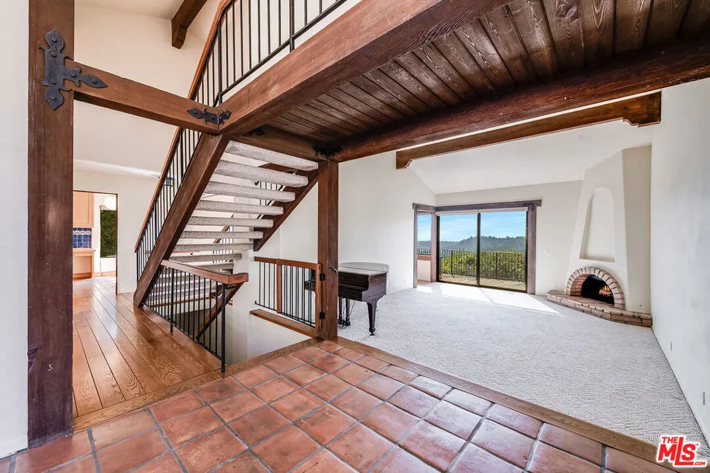 1382 Edgehill Place, Pasadena, California 91103 home-pic-4