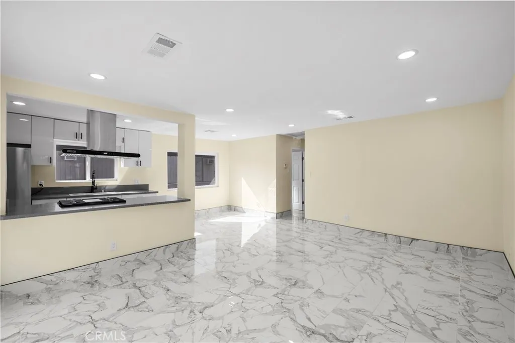 10005 Sepulveda, San Fernando, California 91345 home-pic-16