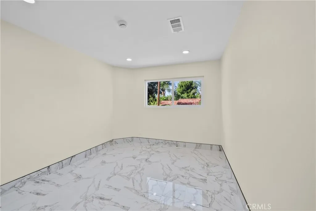 10005 Sepulveda, San Fernando, California 91345 home-pic-21