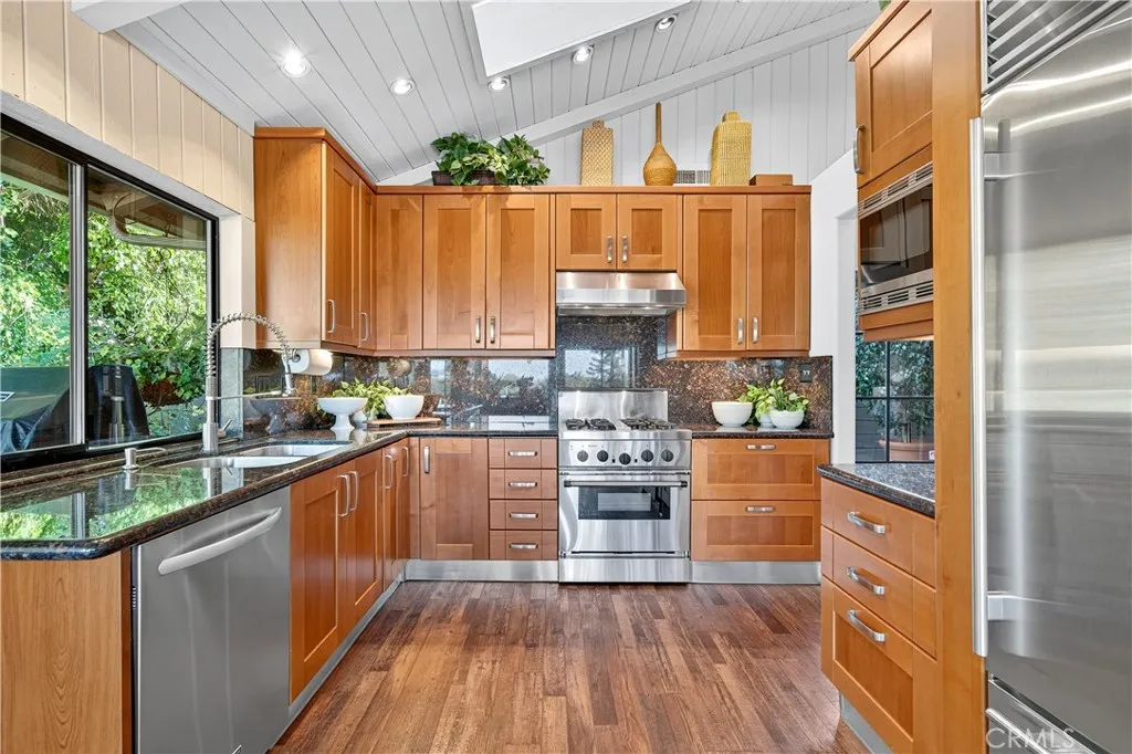 30 Nuevo 15, Irvine, California 92612 home-pic-23