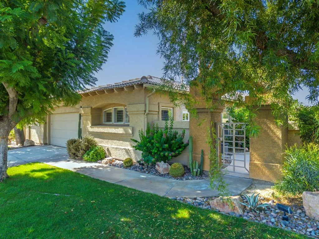 15 Florentina Drive, Rancho Mirage, California 92270 home-pic-2