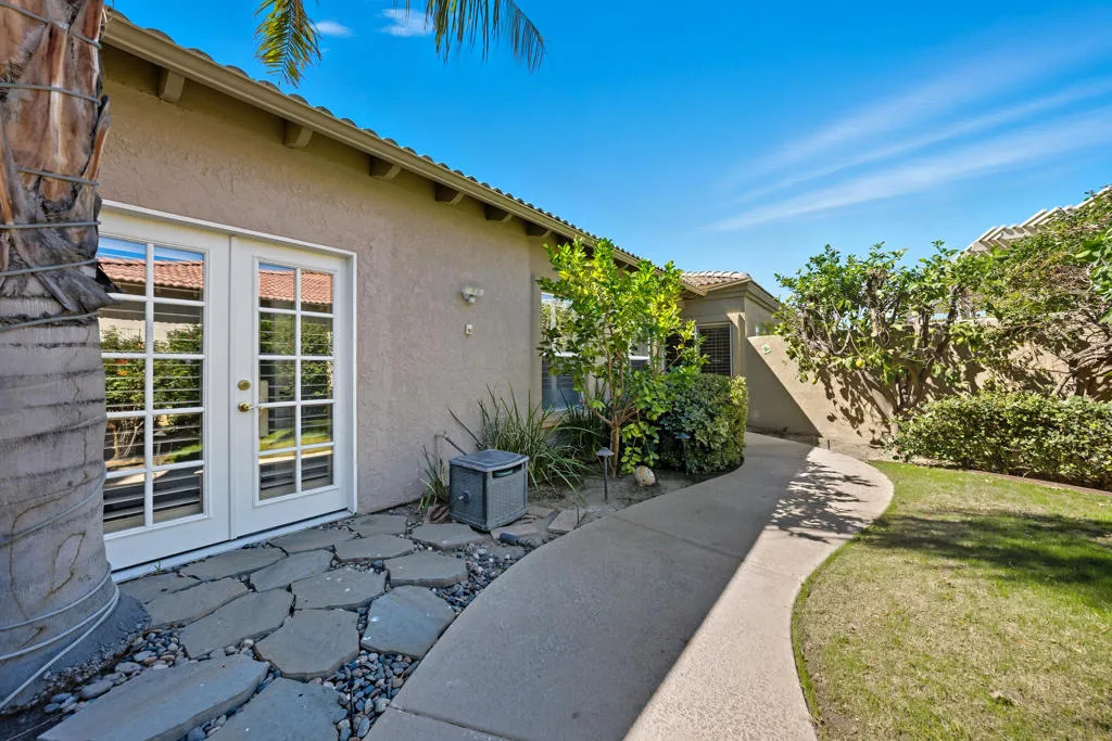15 Florentina Drive, Rancho Mirage, California 92270 home-pic-3