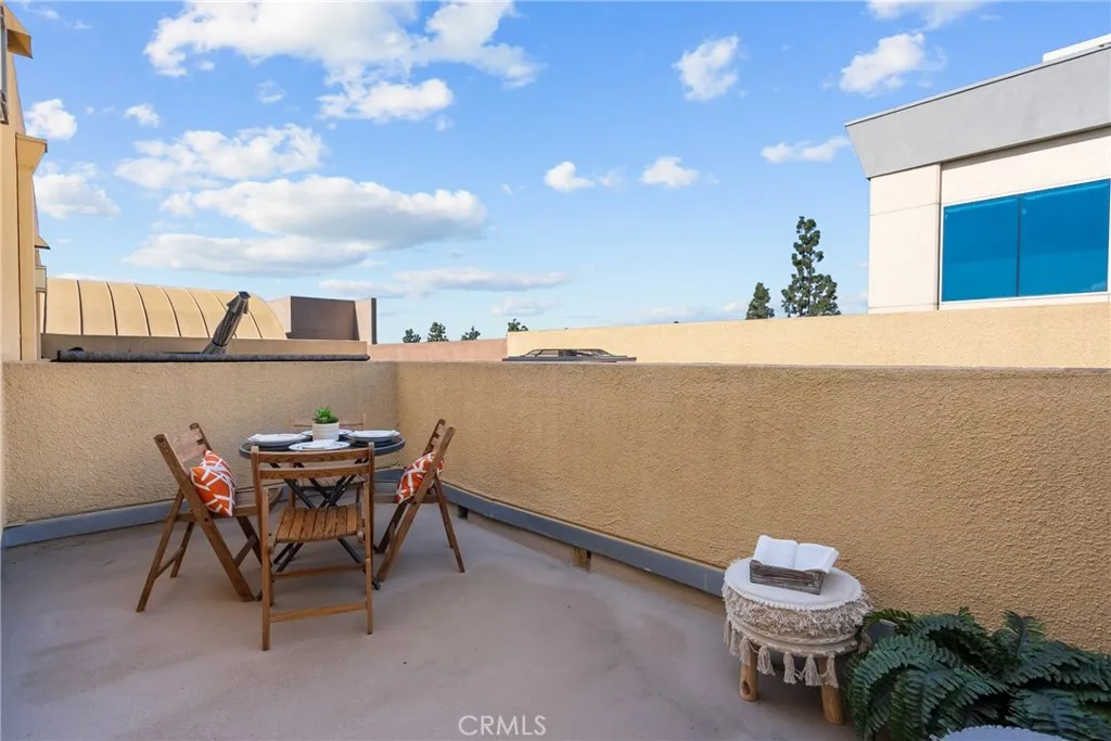 201 E Angeleno 426, Burbank, California 91502 home-pic-31