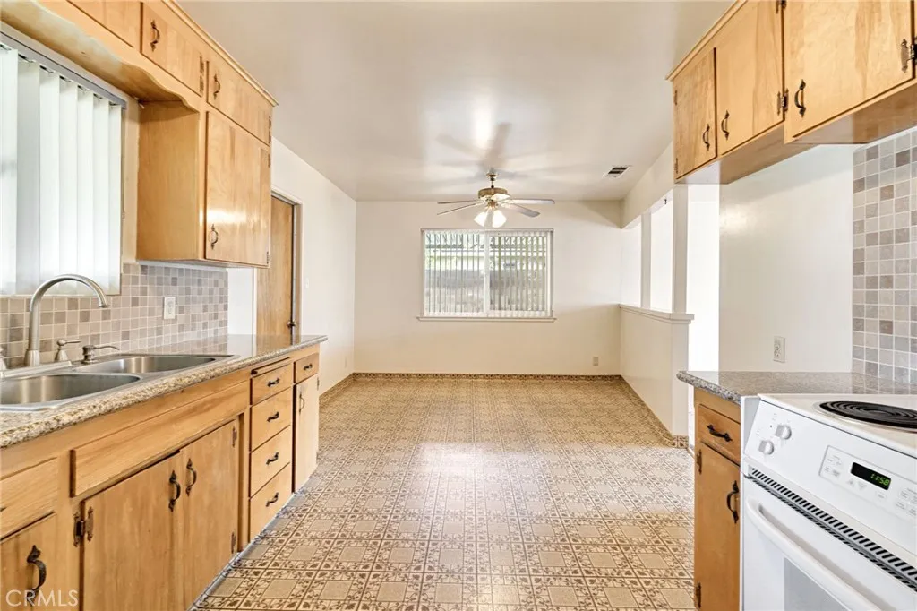 578 W Beverly, Clovis, California 93612 home-pic-15