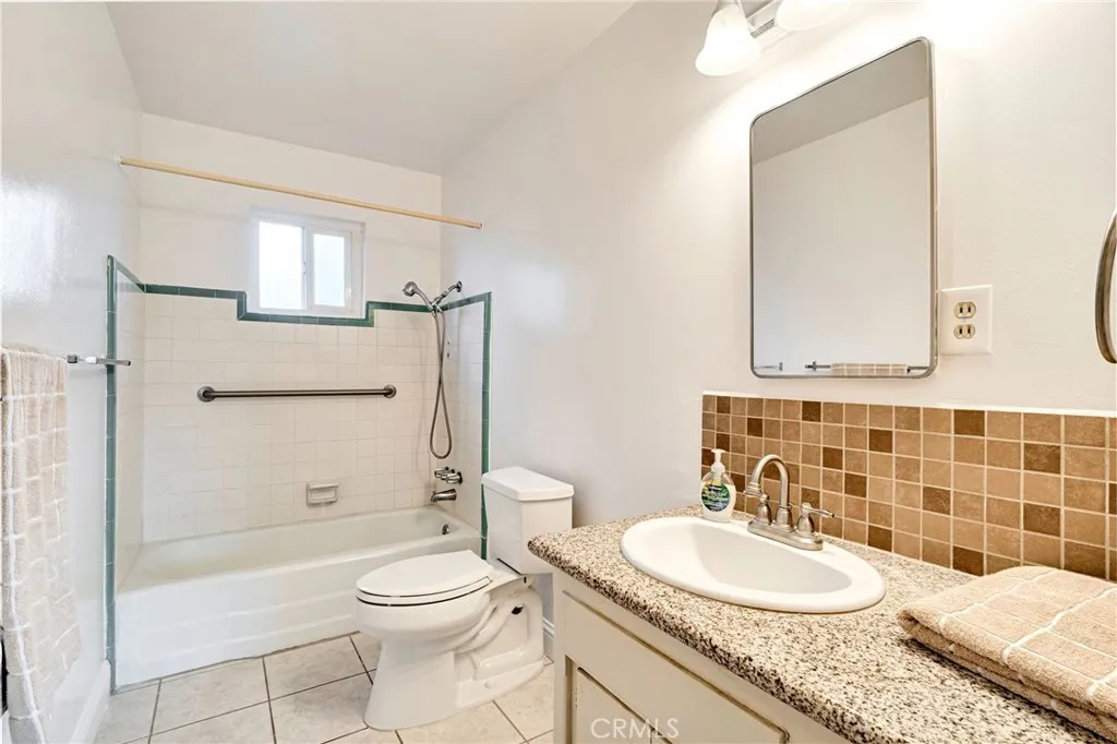 578 W Beverly, Clovis, California 93612 home-pic-17