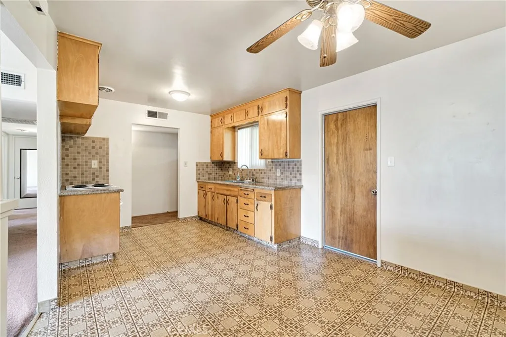 578 W Beverly, Clovis, California 93612 home-pic-10