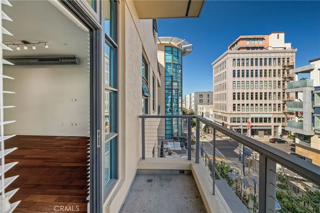 133 N The Promenade N 426, Long Beach, California 90802 home-pic-18