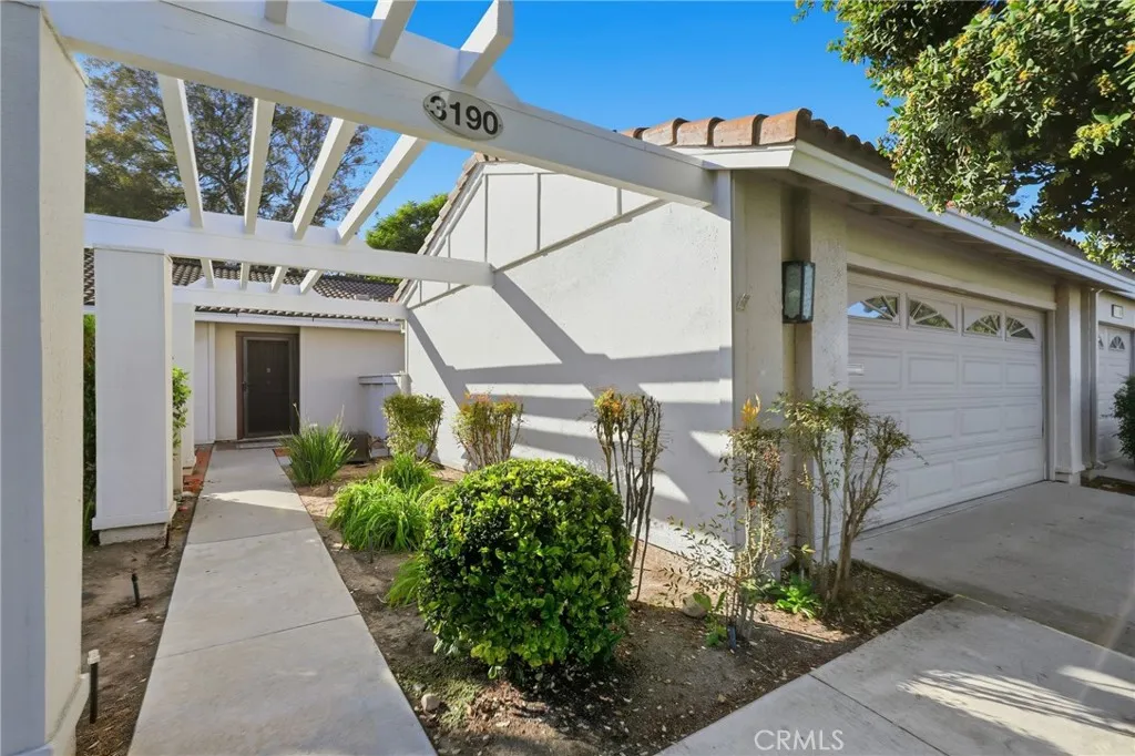 3190 Via Buena A, Laguna Woods, California 92637 home-pic-2