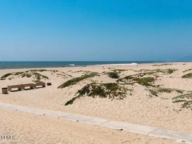 OXNARD SHORES-STEPS AWAY