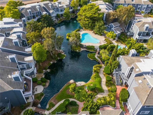 8122 Seawater, Huntington Beach, California 92646