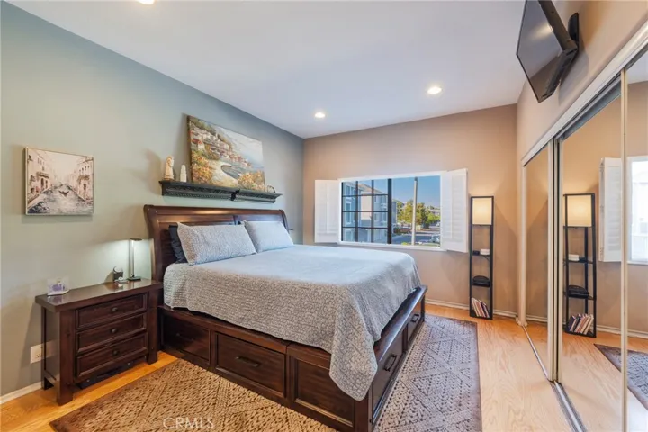 8122 Seawater, Huntington Beach, California 92646