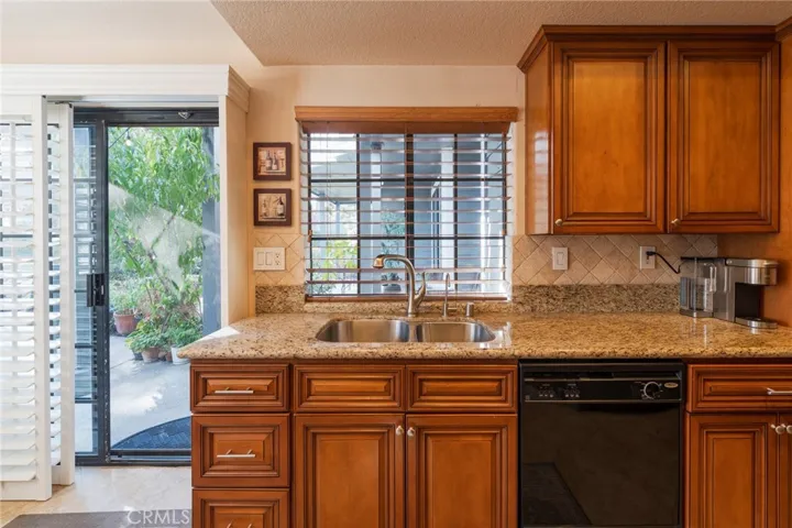 8122 Seawater, Huntington Beach, California 92646