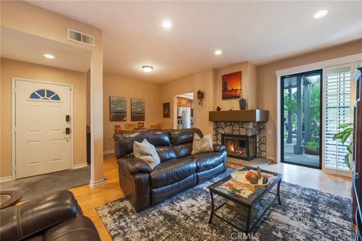 8122 Seawater, Huntington Beach, California 92646