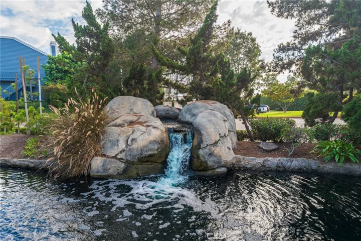 8122 Seawater, Huntington Beach, California 92646