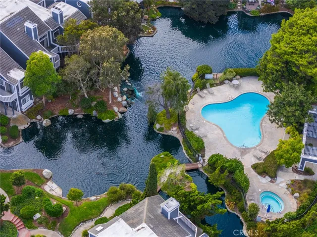 8122 Seawater, Huntington Beach, California 92646
