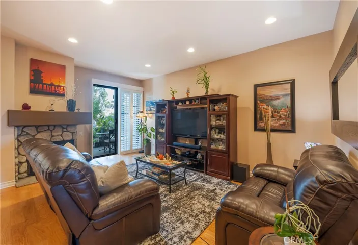 8122 Seawater, Huntington Beach, California 92646