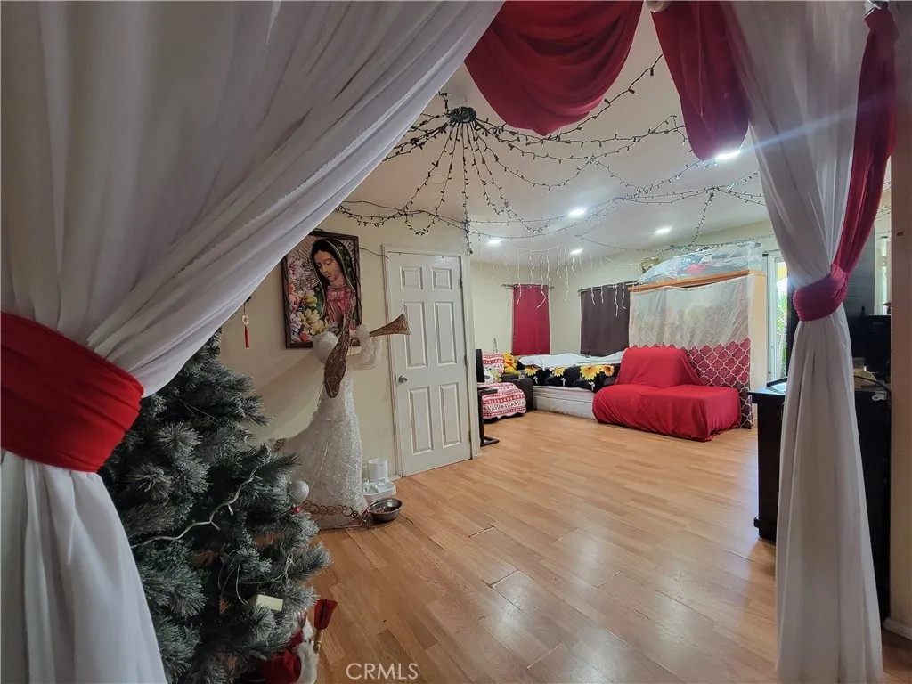 429 E 92nd, Los Angeles, California 90003 home-pic-8